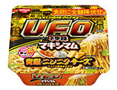 日清焼そばU.F.O.　神味マキシマム　背脂×ニンニク×チーズ
