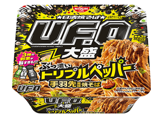 日清焼そばU.F.O. 大盛 ぶっ濃いトリプルペッパー手羽先風味焼そば
