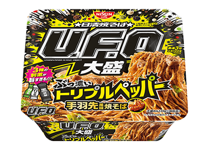 日清焼そばU.F.O. 大盛 ぶっ濃いトリプルペッパー手羽先風味焼そば